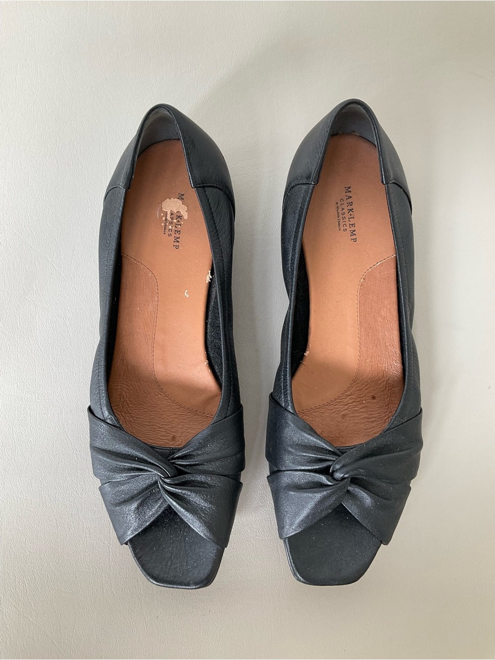 Mark Lemp Classics, Black, Knot-Front, Women’s, Flats